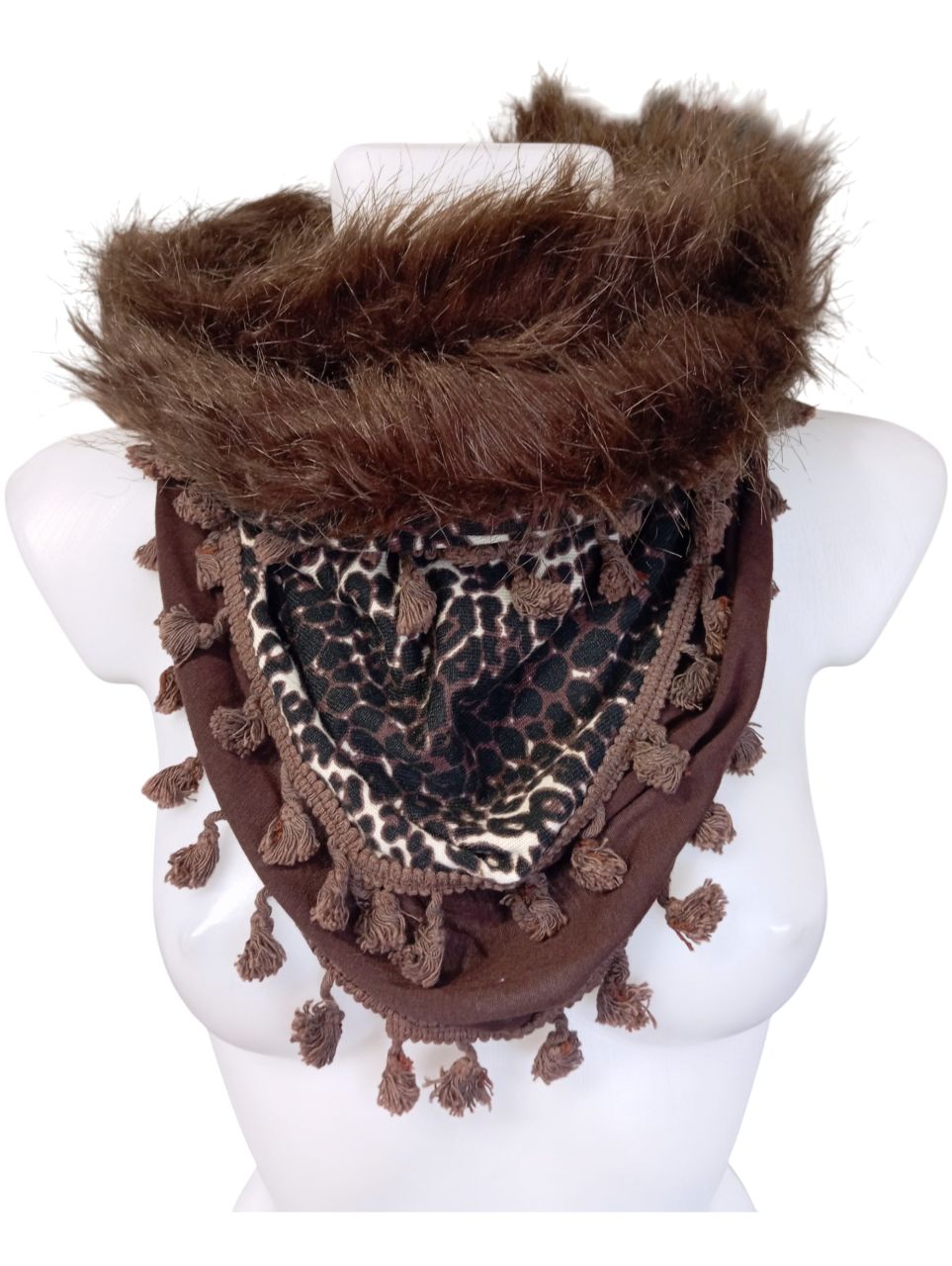 Szőrmés-rojtos sötétbarna sál