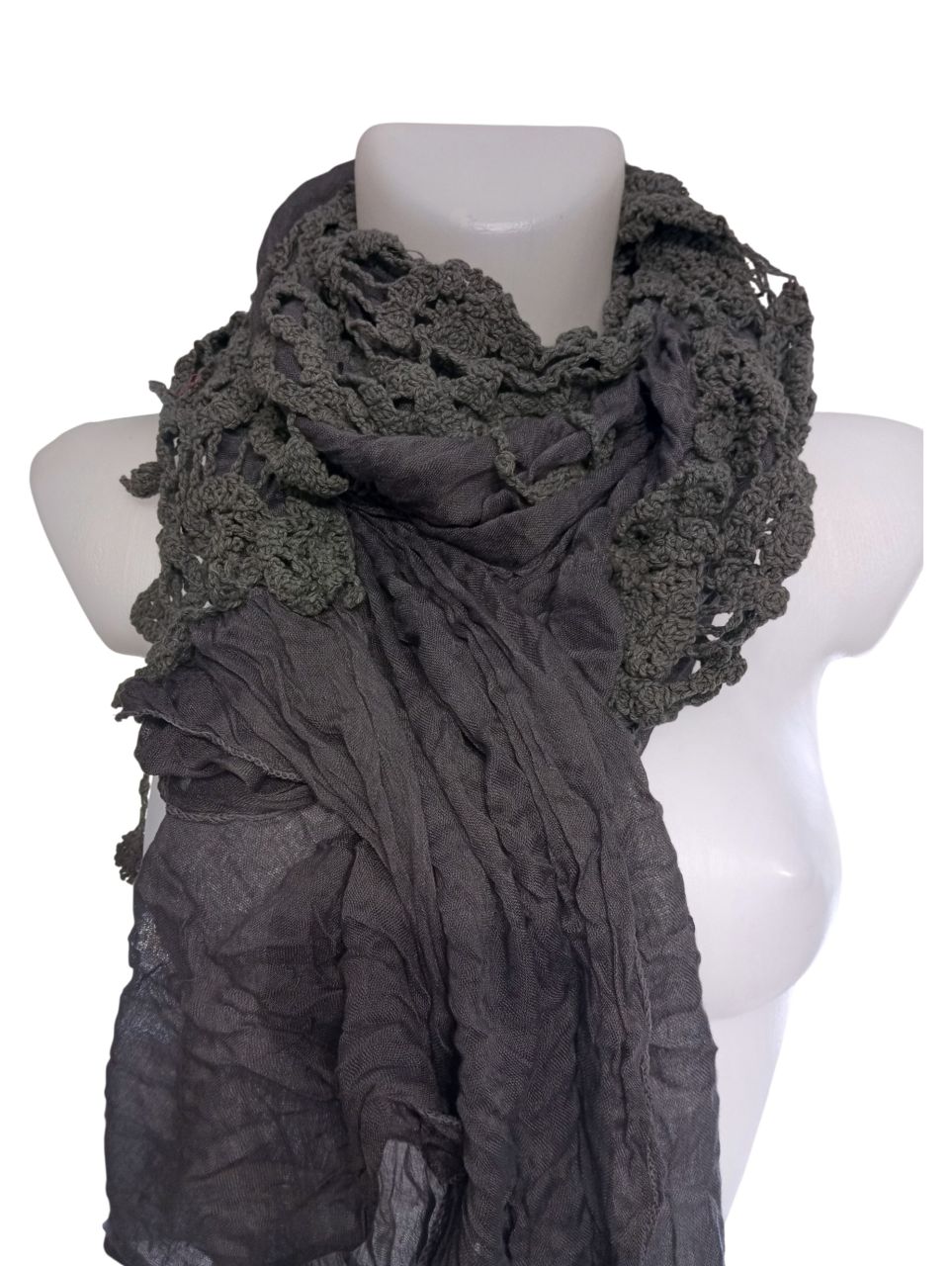 Csipkés, szürke női sál