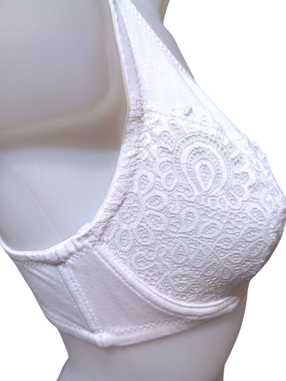 Anlila fehér merevítős csipkés pamut melltartó Anlila fehér merevítős csipkés pamut melltartó