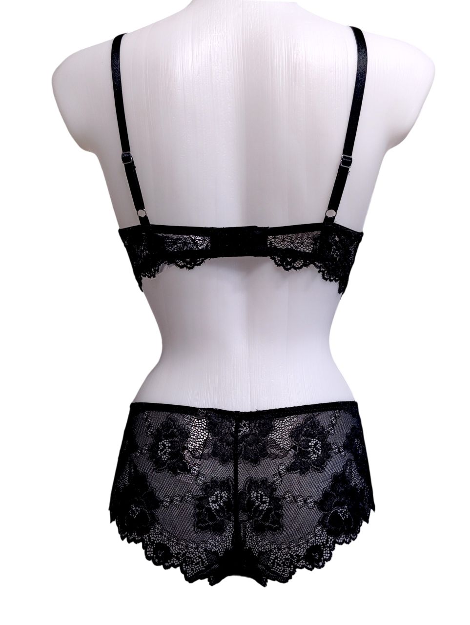 LORMAR Merevítő nélküli csipkés push up melltartó és Francia alsó LORMAR Merevítő nélküli csipkés push up melltartó és Francia alsó